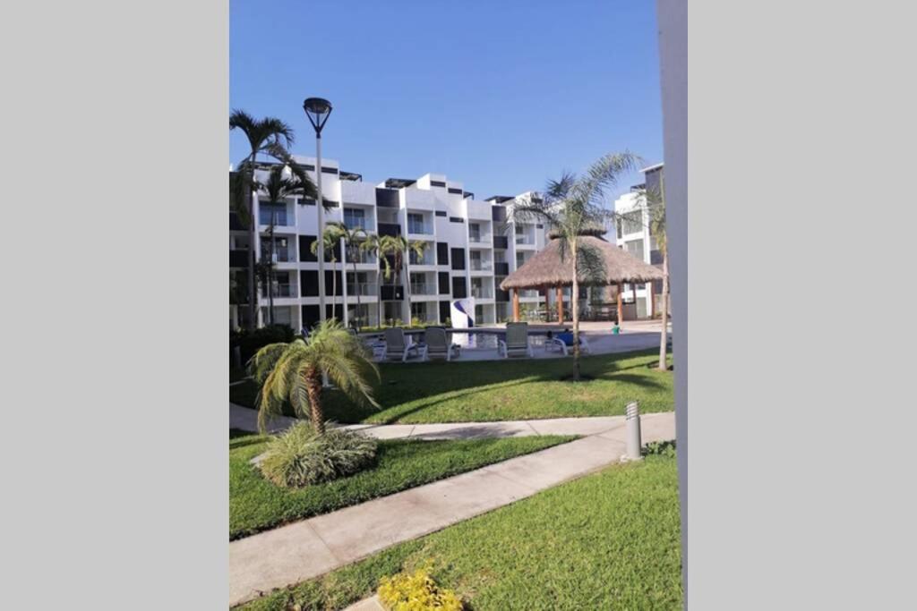 Departamento De Lujo En Manzanillo, Planta Baja Frente A La Alberca Exterior foto